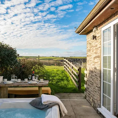 Badgers Way - With Hot Tub Holiday home *