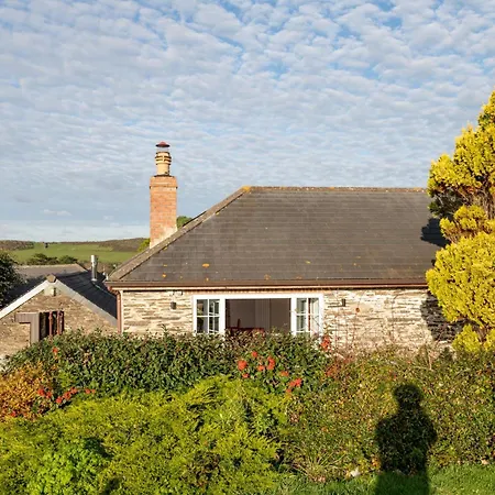 Badgers Way - With Hot Tub Padstow