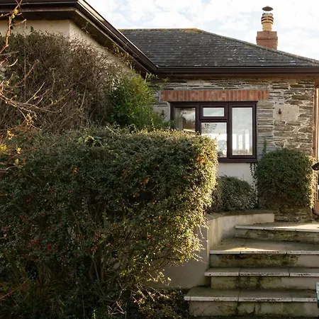 Badgers Way - With Hot Tub * Padstow
